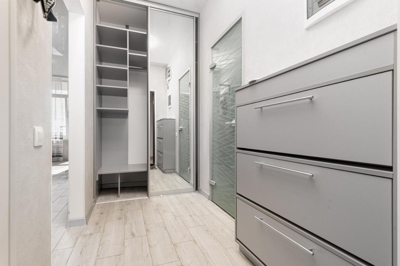 Pearl 44 Apartment With Terrace Odesa Exterior photo